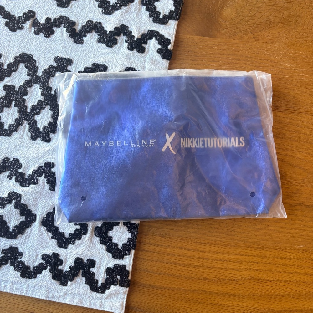 NEW Maybelline x NikkieTutorials Blue Makeup Bag